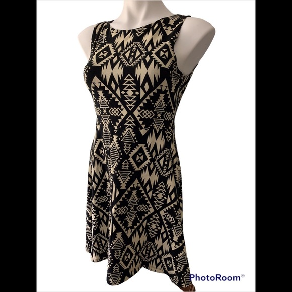 Pink by Victoria’s Secret Aztec Print Dress, Sz S - Picture 3 of 7